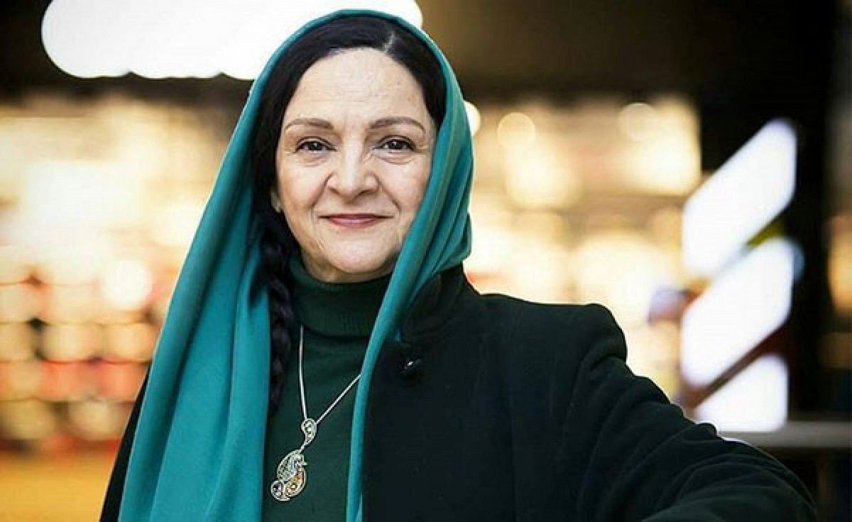 گلاب آدینه در بامداد خمار